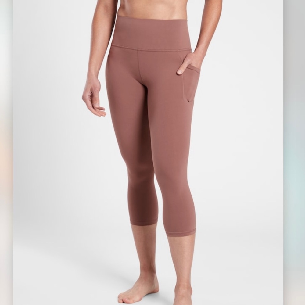 Athleta Salutation Stash Pocket II Capri